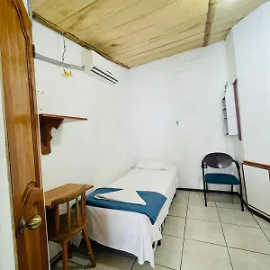 2* Casa de hóspedes Darwin